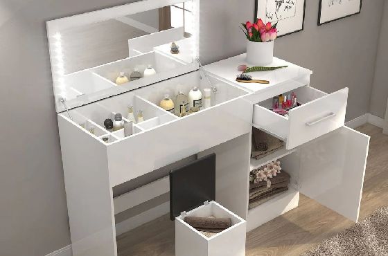 تسريحة مع كرسي